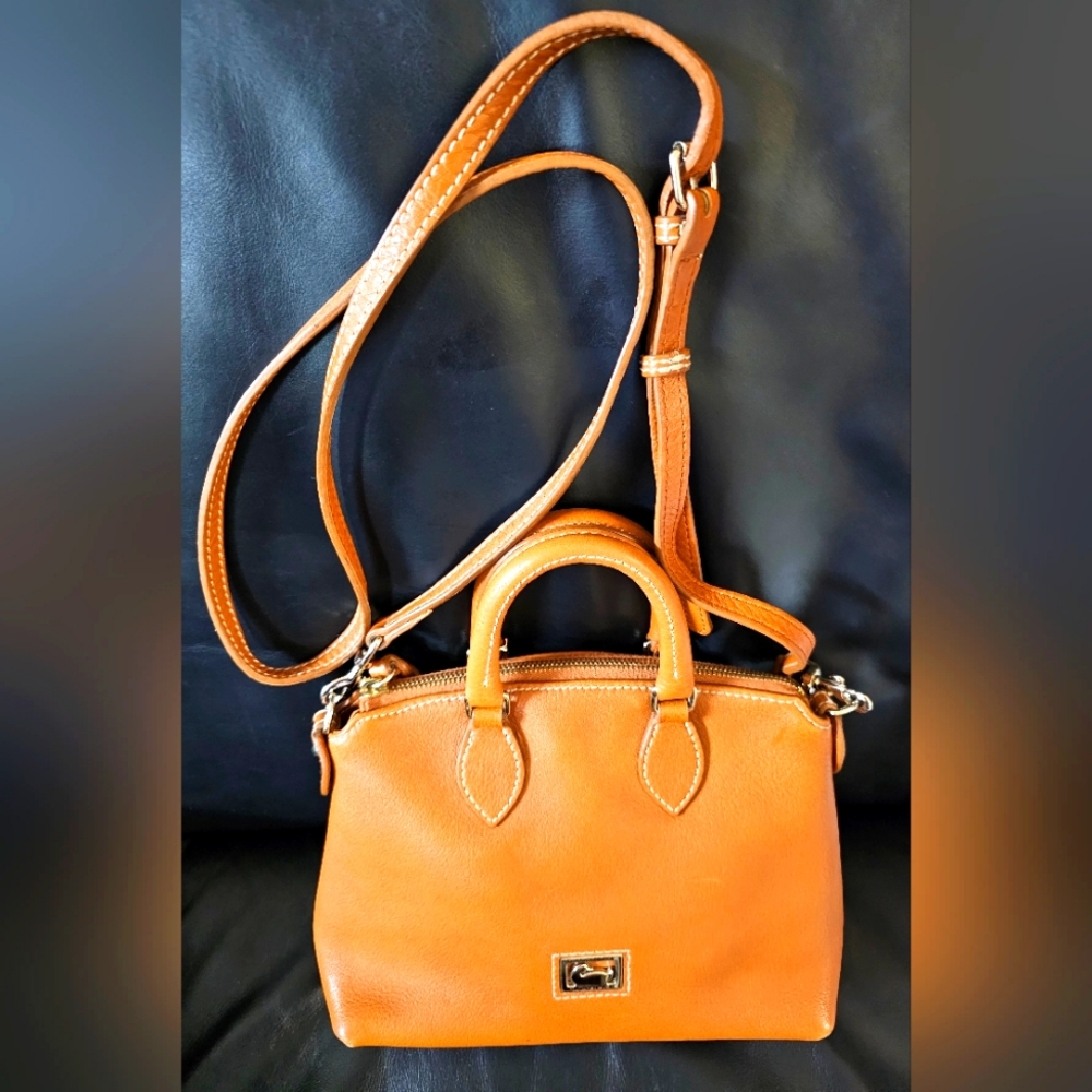Dooney & Bourke Dillen crossbody Coffee pebbled leather